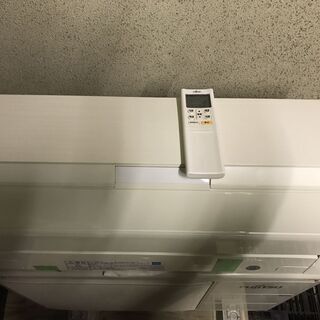 FUJITSU 富士通 ルームエアコン AS-R28D-W 冷房:～12畳 2.8kW 暖房:～10畳 3.6kW 2014年製 の画像
