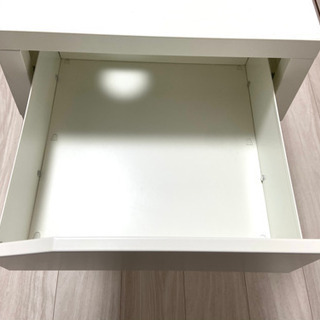 IKEA ベッドサイドテーブル SELJEの画像