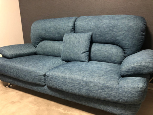 本日までの掲載にします！！3人掛けソファ