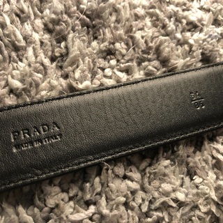 Prada クラシックベルトの画像
