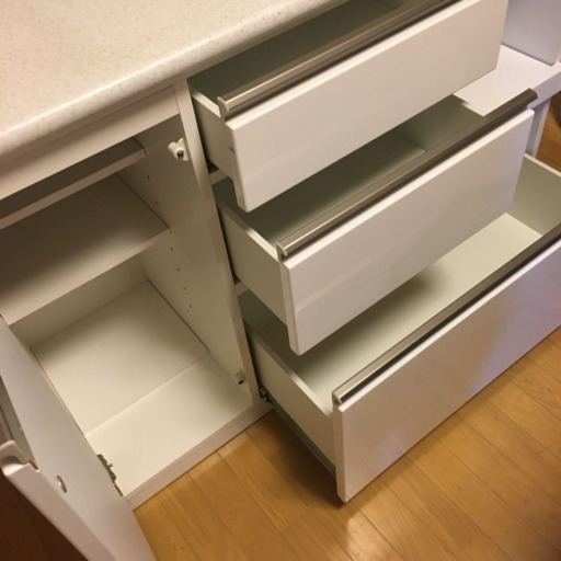 ニトリ　食器棚　取引中
