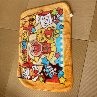 アンパンマン　毛布　膝掛けにも