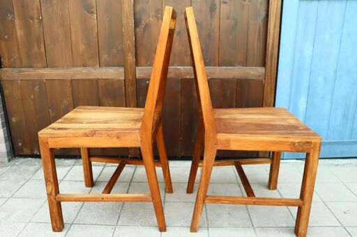 チーク材の天然木だけを扱う家具専門店SCANTEAK(スキャンティーク)のチーク無垢材を使用したダイニングチェアー2脚セットです。シン