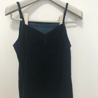 青パンツスーツの画像