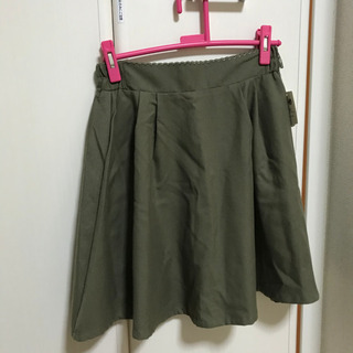 新品タグ付スカート　カーキ