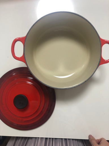 【美品】ル・クルーゼ　20cm 2.4ℓ RED