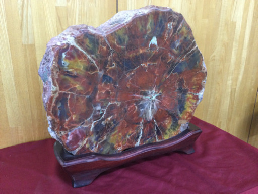 お宝　　石　　幅35.5　　奥行6　　高さ27.5　 （ｃｍ）　台付　置物