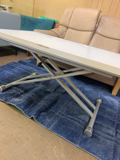 ?【値下げ】EKORNES 2PソファーとGOMLDEN 油圧昇降可変テーブルのセット