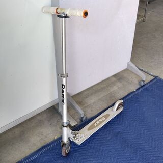Razor キックボードを格安でお譲り致します。大変美品です！の画像