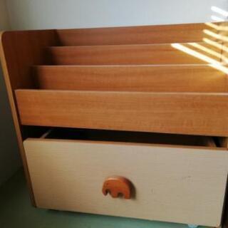 【終了】絵本用本棚　ぞうさんの引き出し付