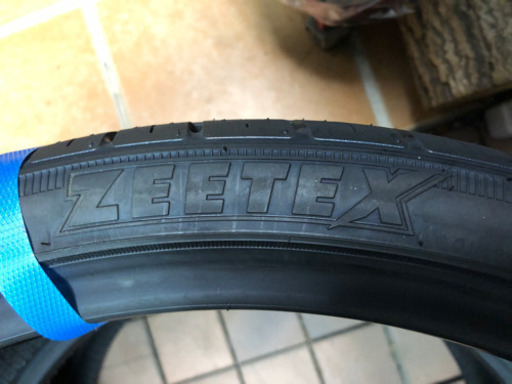 別サイトで売れました。新品未使用タイヤ　ZEETEX 215/35/R19 2本