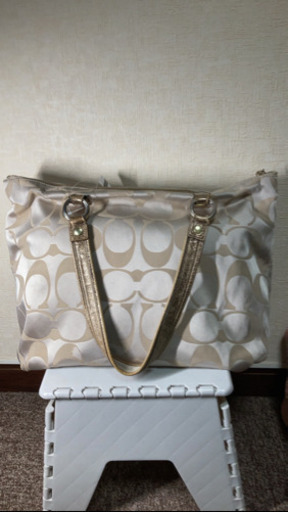 4MKO253 コーチ COACH ゴールド トートバッグ 白