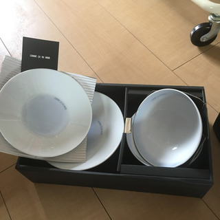最終値下げ！新品未使用　コムサ　陶器セットの画像