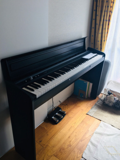 KORG コルグ 電子ピアノ LP180 88鍵 ブラック 黒 ​電子ピアノ部門最優秀賞を受賞したKORGによる人気商品 譜面立てとペダルが付属