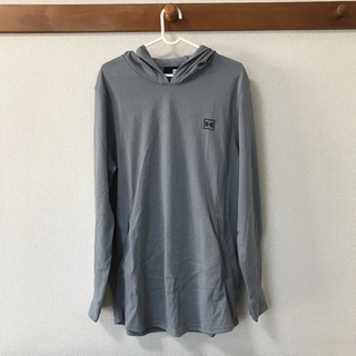 アンダーアーマー　長袖Tシャツ