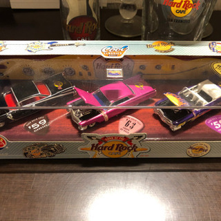 【レア商品】ハードロックカフェ グラス・ピンバッチ etcの画像