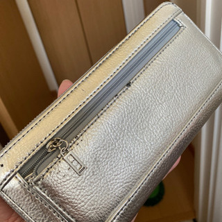 guess 長財布の画像