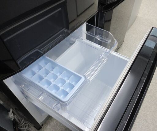 2ドア冷蔵庫 146L 2015年製 三菱 MR-P15Z-B 100Lクラス ブラック☆ PayPay(ペイペイ)決済可能 ☆ 札幌