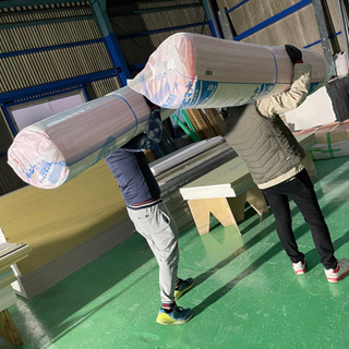 日払い・週払いOK◆日給1万1000円～/建築現場で資材はこび！ 現場に行って、運んで、帰る。仕事内容はとってもシンプル！でも置き方とか持ち方とか、けっこうコツがあるんです。未経験の方にもしっかり教えるのでご安心ください☆の画像