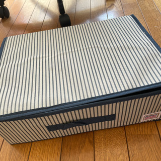 ベッドの下の収納の画像