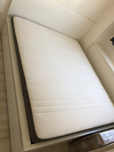 IKEA クイーンベッド