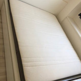 IKEA クイーンベッド