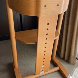 ドイツ製 MOIZI 木製チェア （高さ可変）の画像