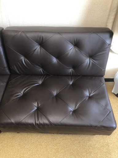 美品!2分割のソファベッド