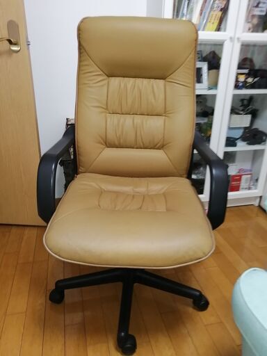 オフィスタイプの椅子