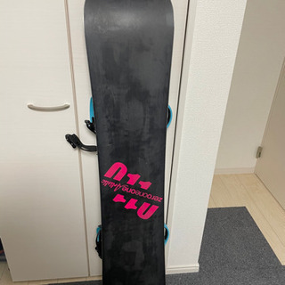 スノーボード　011 artistic  double 板　148.5cmの画像