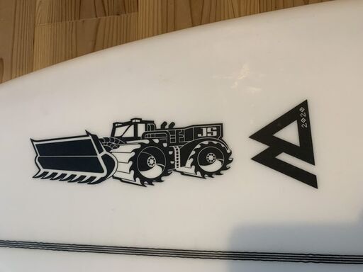 サーフボード JS MONSTA 2020  5’10” × 18 5/8″ × 2 5/16″ 26.5L FCS2