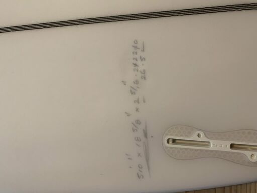 サーフボード JS MONSTA 2020  5’10” × 18 5/8″ × 2 5/16″ 26.5L FCS2