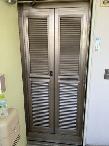 値下げ!!玄関　網戸　ポスト付　防犯対策鍵付き