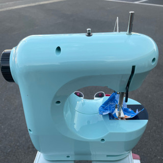 YISSVIC 電動ミシン 電子ミシン 家庭用ミシン コンパクト小型  リサイクルショップ宮崎屋21.4.21Fの画像