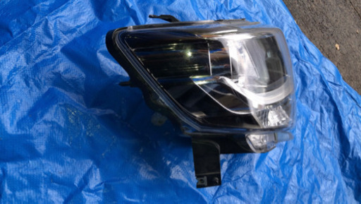 タントカスタム　LA600S  ヘッドライト