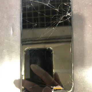 画面に穴が開いたらすぐにiPhone修理専門店スマップル川崎店へ！