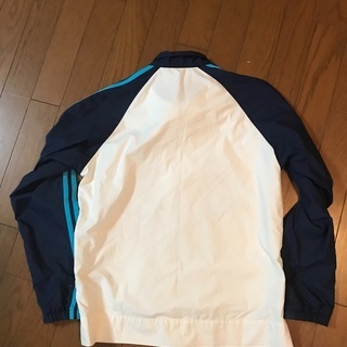 adidasの画像