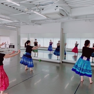 🌺５０代〜大人フラダンスクラス 入曽 生徒募集　マイレラウリイ フラスタジオ の画像