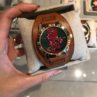 【GUCCI】ミディアムウォッチ　スネーク