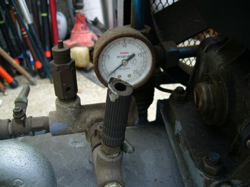 再値下げ岩田200vコンプレッサー2，2K吐出量３２４/min