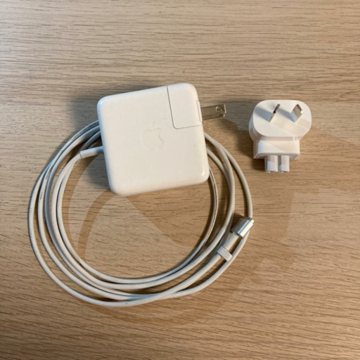 【美品】MacBook Air (RAMメモリ 8GB、SSD 256GB、Core i5)