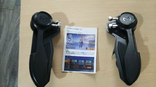 荒野行動 コントローラー 6本指 射撃ボタン ハンドルクリップ 連続射撃 iPad、タブレットに対応