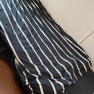 【計3万円相当】脚付きシングルベッド / IKEAシングル布団&IKEA布団カバー&シーツ付きの画像