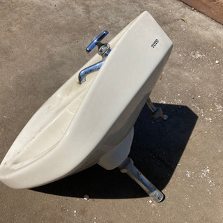 TOTO製の洗面手洗い器、