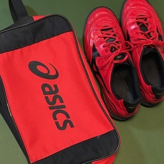 ミズノサッカートレーニングシューズ MONARCIDA（28cm）赤
