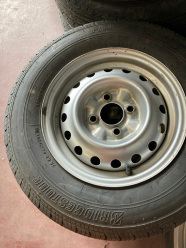 夏タイヤ165R 13-6PR、4本セット鉄ホイール付き
