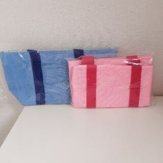 【新品・未使用】お弁当バッグとバニティ型化粧ポーチとポーチ色々　１つ100円の画像