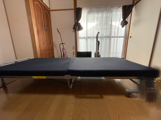 折りたたみ式シングルベッド