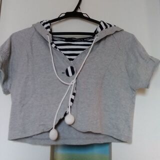 ボンボンがかわいいボレロ