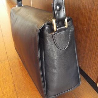 黒　ブラッグ　本革　カーフ　高級ショルダーバッグ　三越デパート　中古USEDの画像